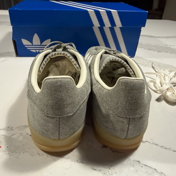 NEW Adidas originals Gazelle indoor canvas casual shoes silver pebble/offwhite 9 - Picture 11 of 15